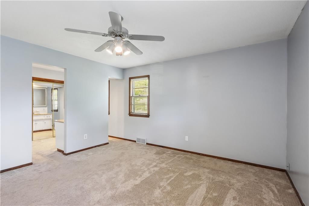 Photo 13 of 25 - 9532 Benson Street, Overland Park, KS 66212