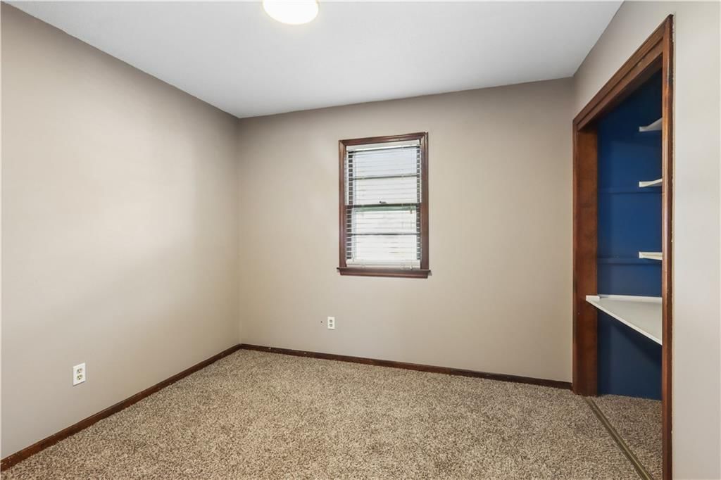 Photo 16 of 25 - 9532 Benson Street, Overland Park, KS 66212