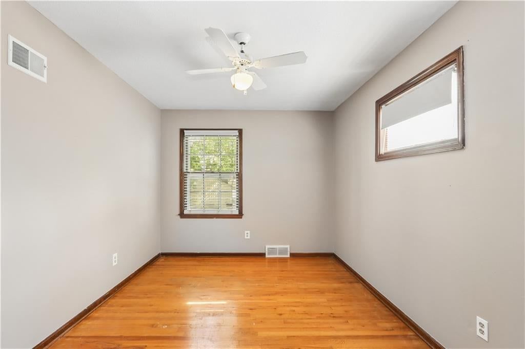 Photo 17 of 25 - 9532 Benson Street, Overland Park, KS 66212