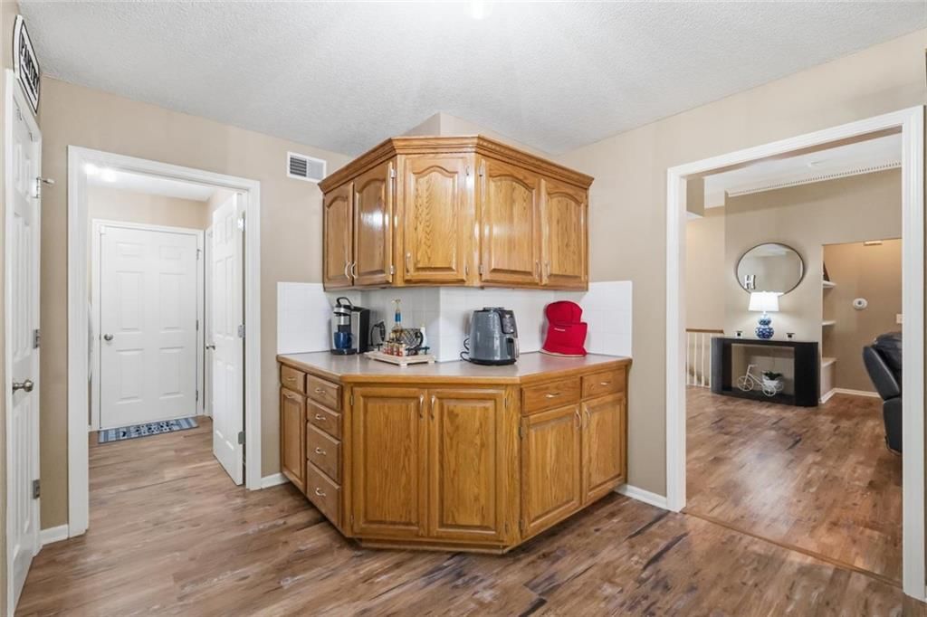Photo 17 of 46 - 11226 N Belleview Avenue, Kansas City, MO 64155