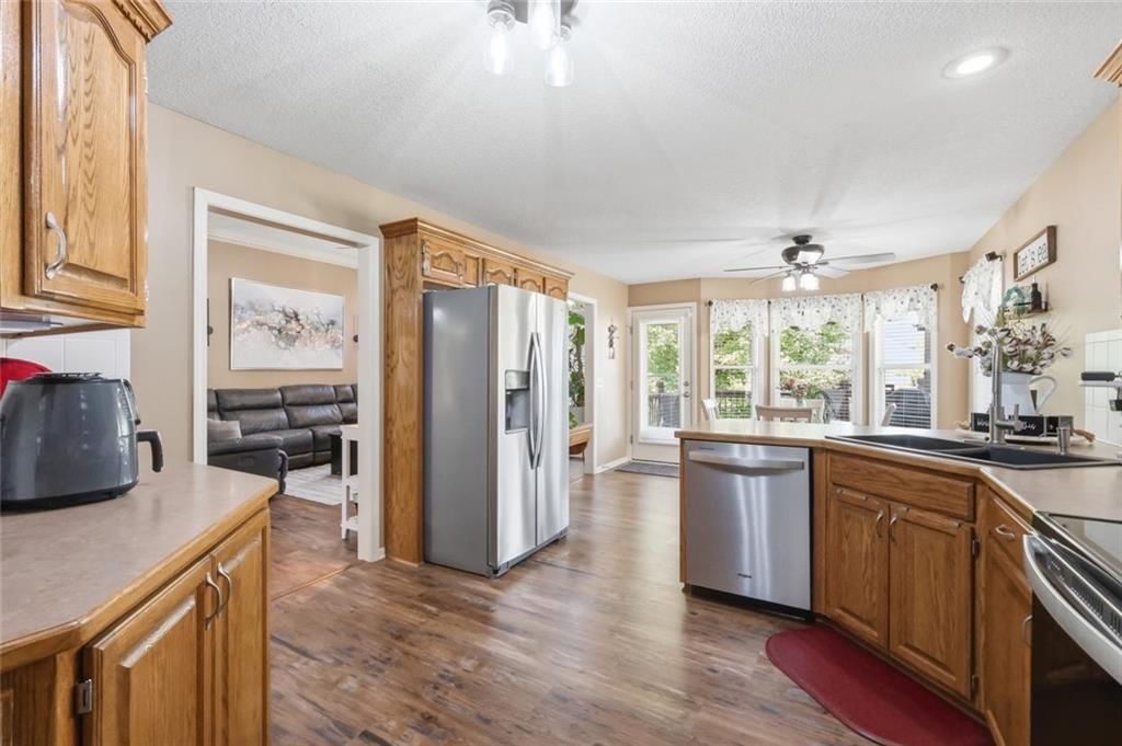 Photo 18 of 46 - 11226 N Belleview Avenue, Kansas City, MO 64155