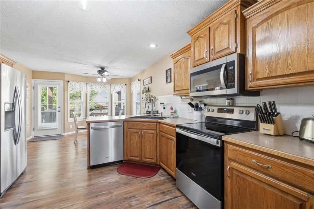 Photo 19 of 46 - 11226 N Belleview Avenue, Kansas City, MO 64155