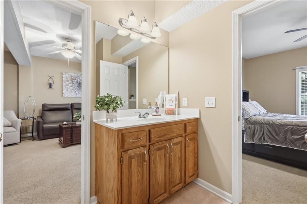 Photo 30 of 46 - 11226 N Belleview Avenue, Kansas City, MO 64155