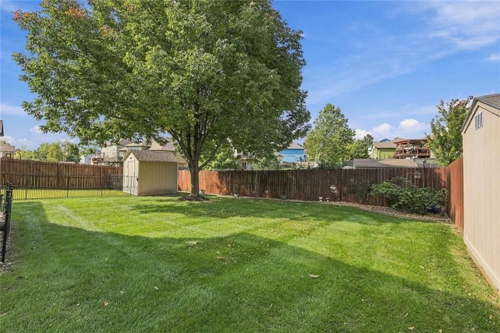 Photo 41 of 46 - 11226 N Belleview Avenue, Kansas City, MO 64155