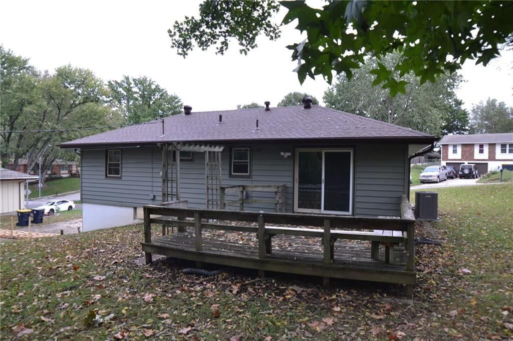 Deck, big backyard and pergola at 1152 NE 84th Terrace, Kansas City, MO 64155