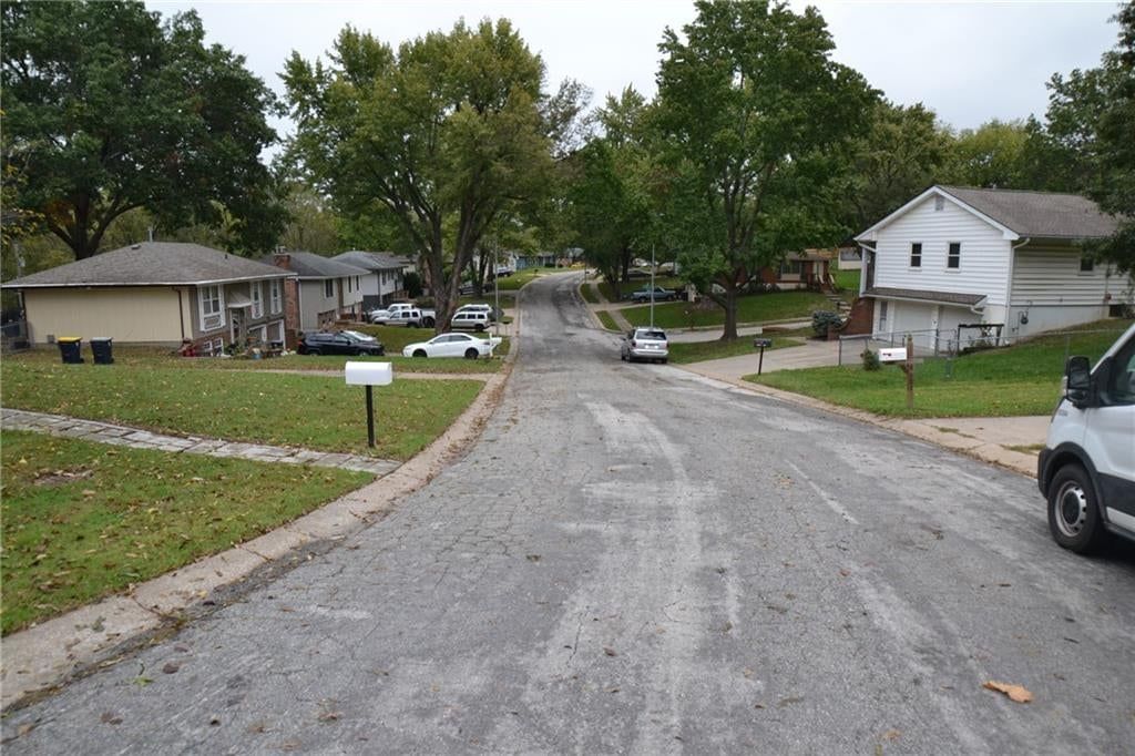 Photo 19 of 24 - 1152 NE 84th Terrace, Kansas City, MO 64155