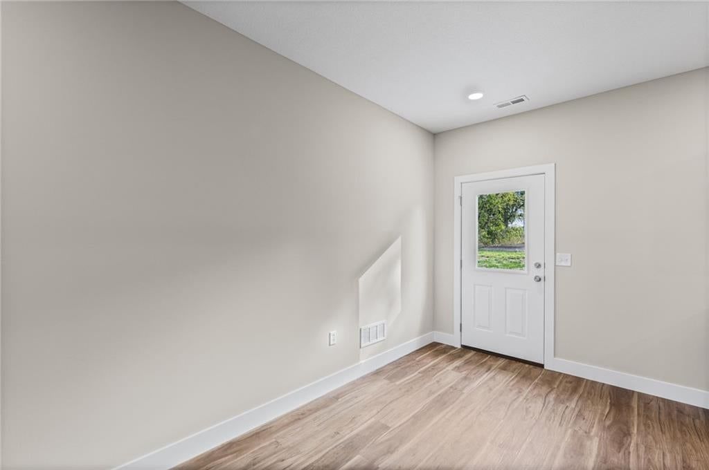 Photo 10 of 41 - 915 5th Street Terrace, Osawatomie, KS 66064