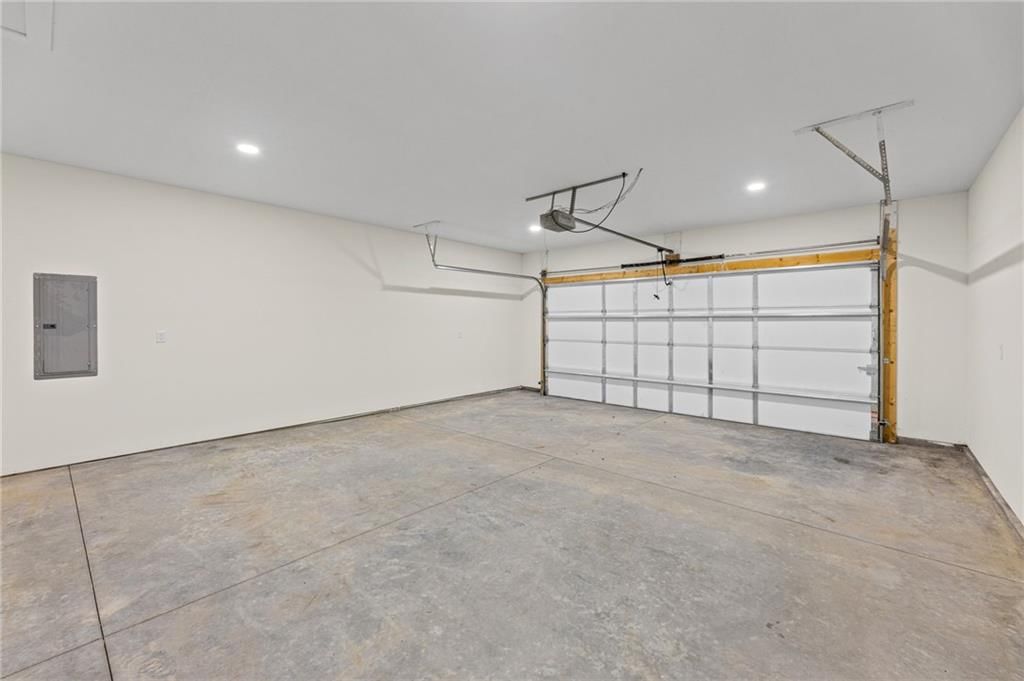 Photo 34 of 41 - 915 5th Street Terrace, Osawatomie, KS 66064