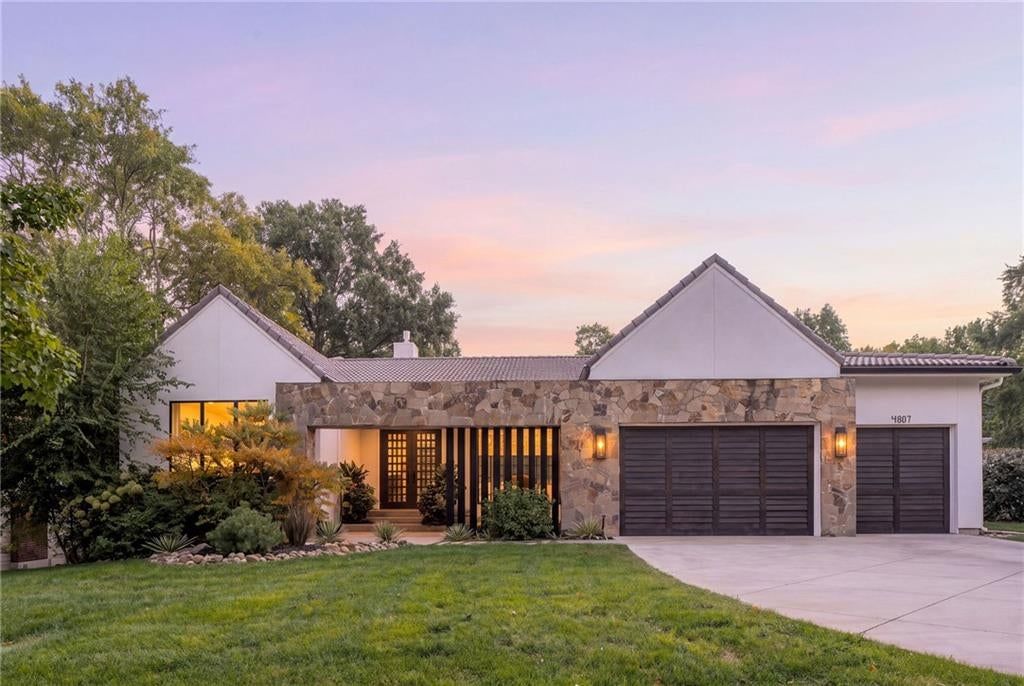 4807 W 64th Street, Prairie Village, KS