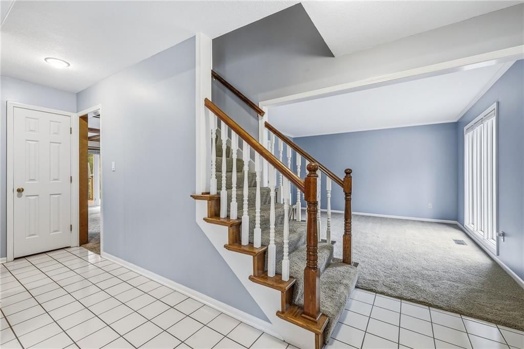 Photo 4 of 46 - 14933 W 82nd Terrace, Lenexa, KS 66215