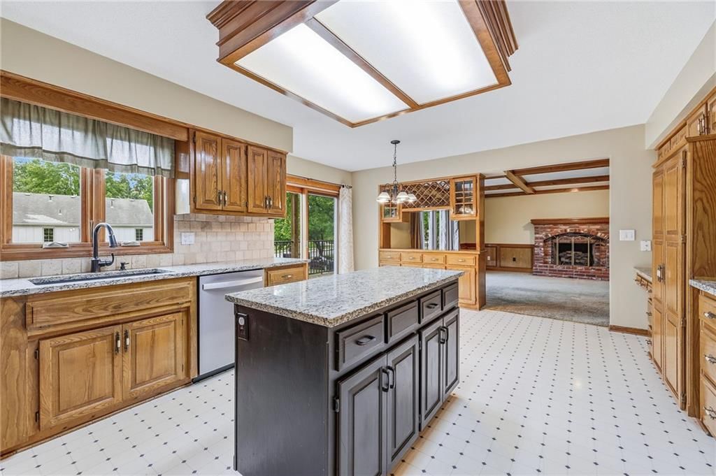 Photo 12 of 46 - 14933 W 82nd Terrace, Lenexa, KS 66215