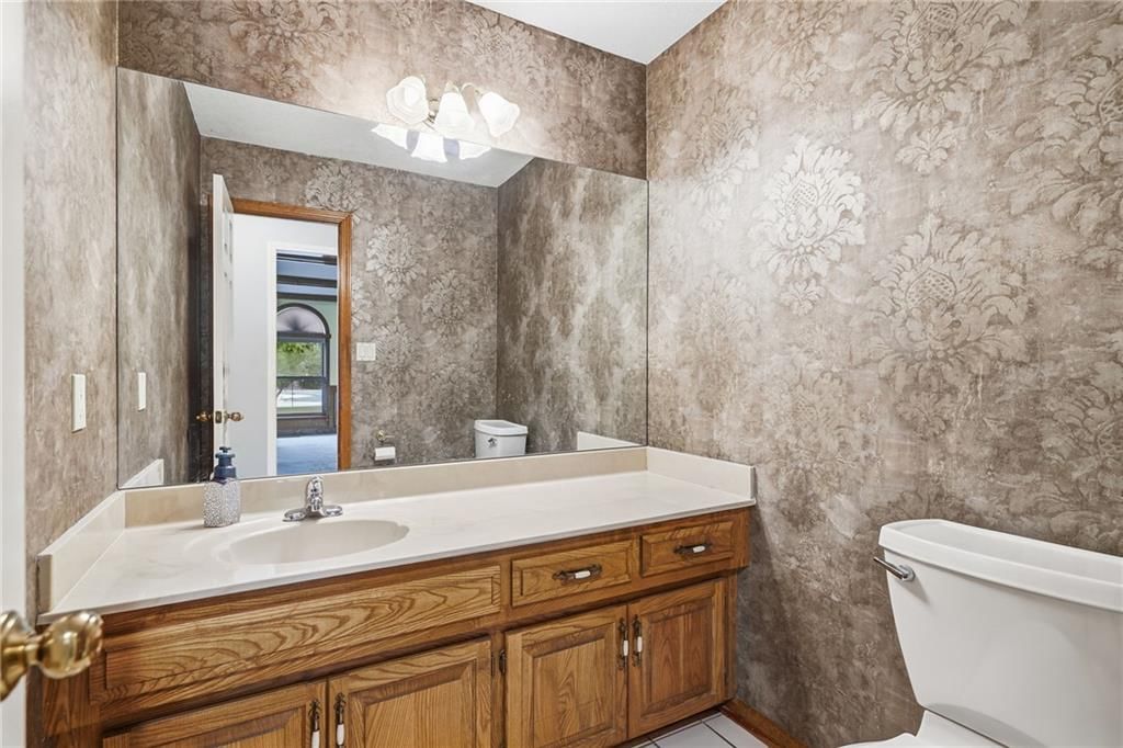 Photo 15 of 46 - 14933 W 82nd Terrace, Lenexa, KS 66215