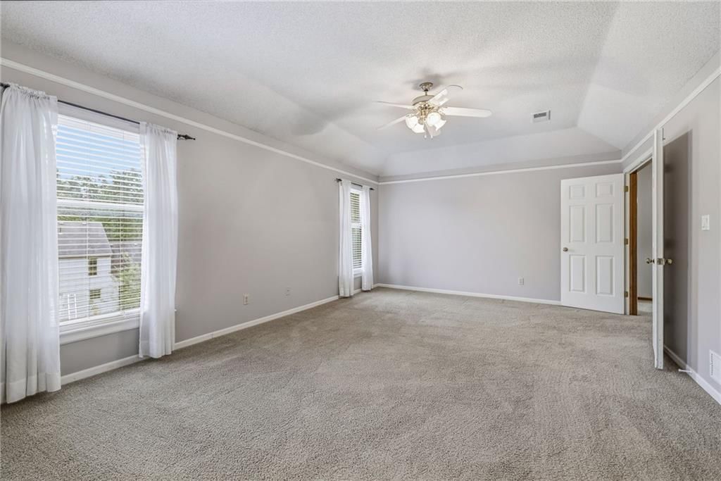 Photo 18 of 46 - 14933 W 82nd Terrace, Lenexa, KS 66215