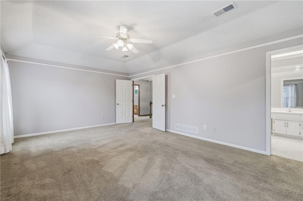 Photo 19 of 46 - 14933 W 82nd Terrace, Lenexa, KS 66215