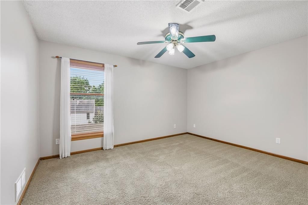 Photo 28 of 46 - 14933 W 82nd Terrace, Lenexa, KS 66215