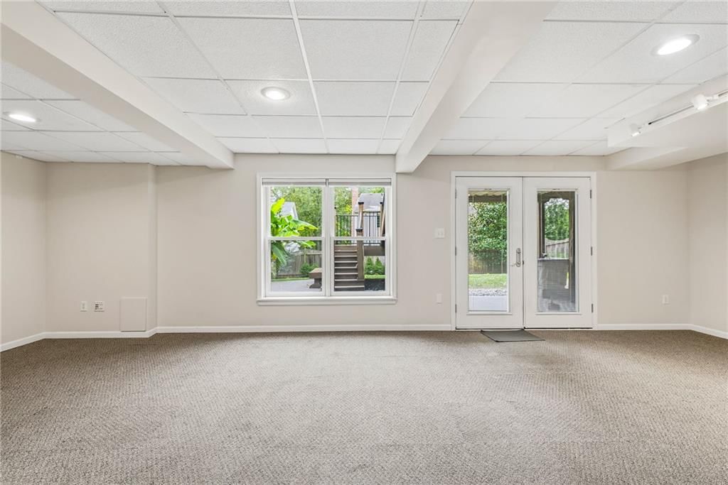 Photo 31 of 46 - 14933 W 82nd Terrace, Lenexa, KS 66215