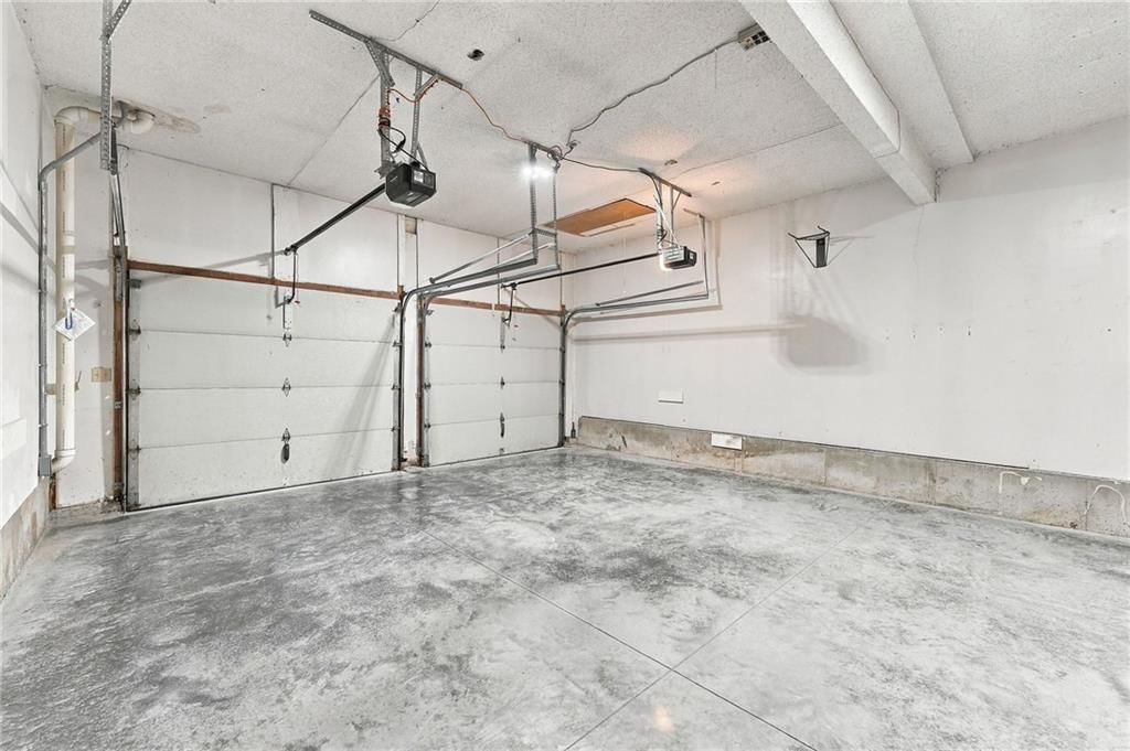 Epoxy garage floor at 14933 W 82nd Terrace, Lenexa, KS 66215