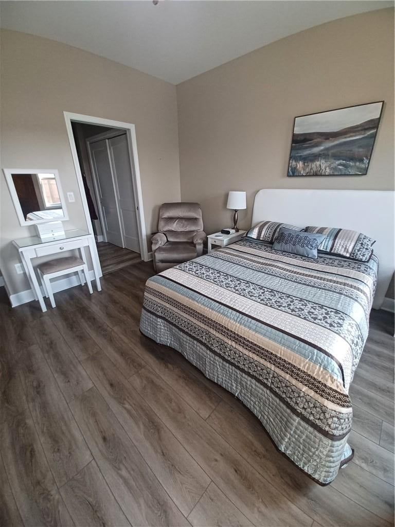 Photo 9 of 26 - 916 Cedar Court, Paola, KS 66071
