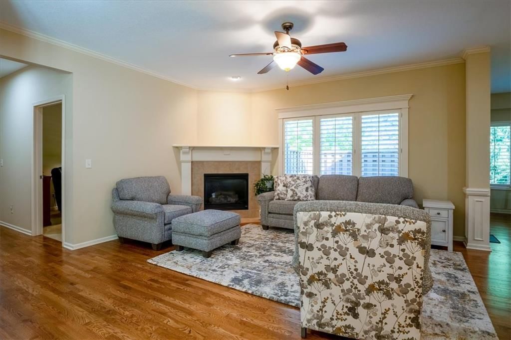 7880 W 157th Terrace, Overland Park, KS: listing photo 3