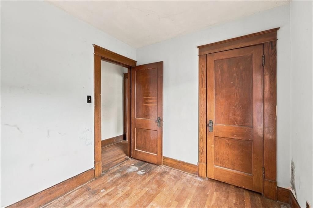 Photo 13 of 28 - 925 Pottawatomie Street, Leavenworth, KS 66048