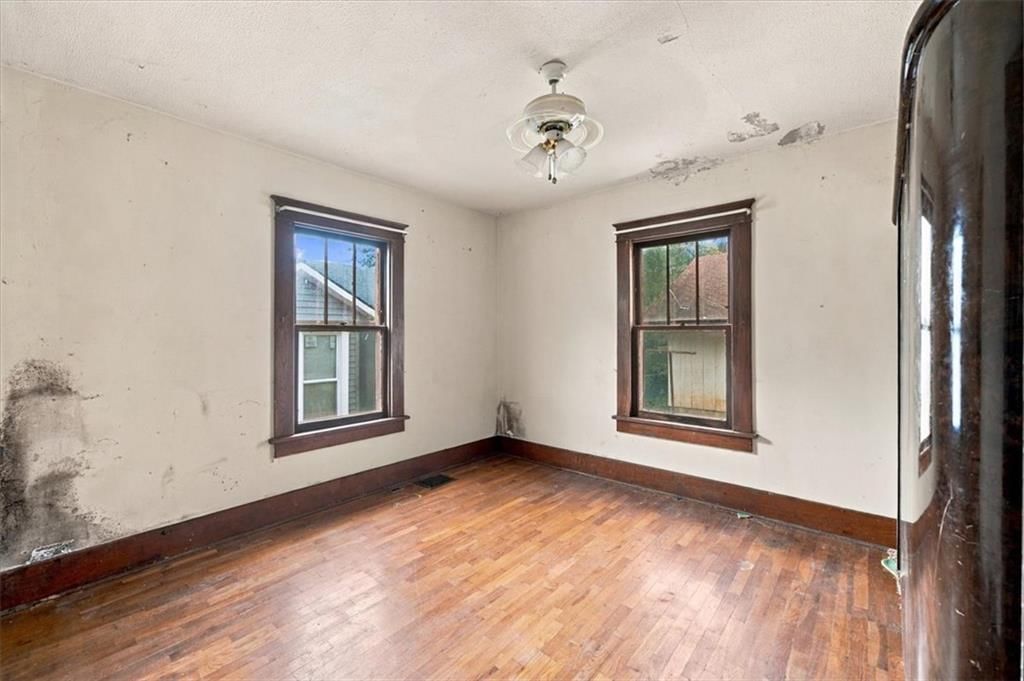 Photo 15 of 28 - 925 Pottawatomie Street, Leavenworth, KS 66048