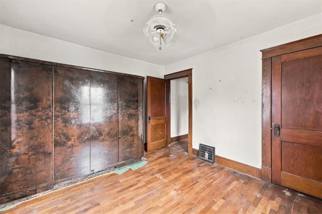 Photo 16 of 28 - 925 Pottawatomie Street, Leavenworth, KS 66048