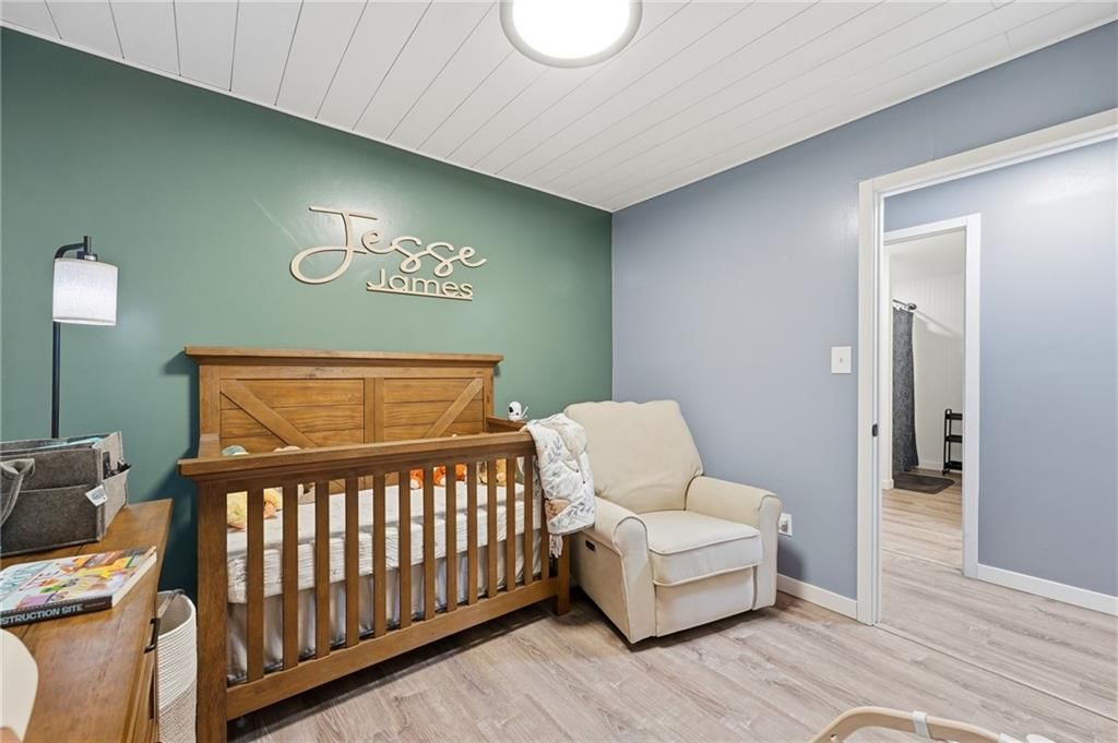 Photo 12 of 32 - 1305 Madison Street, Lee's Summit, MO 64081