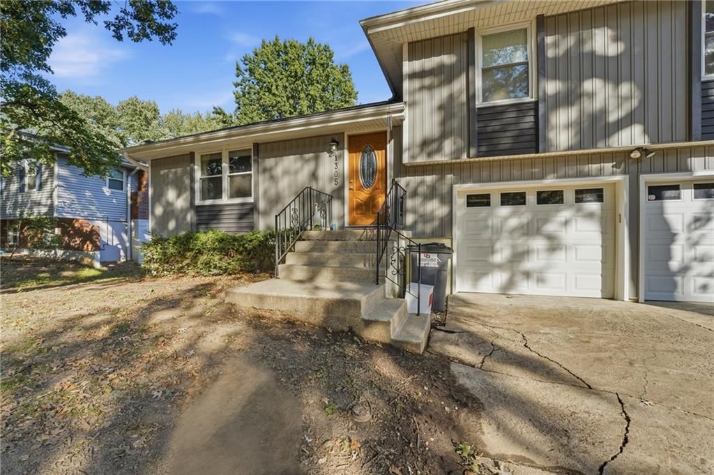Photo 29 of 32 - 1305 Madison Street, Lee's Summit, MO 64081