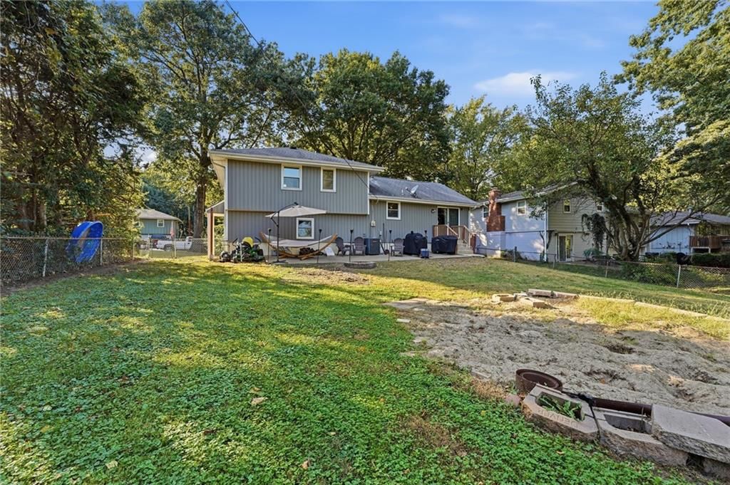 Photo 31 of 32 - 1305 Madison Street, Lee's Summit, MO 64081