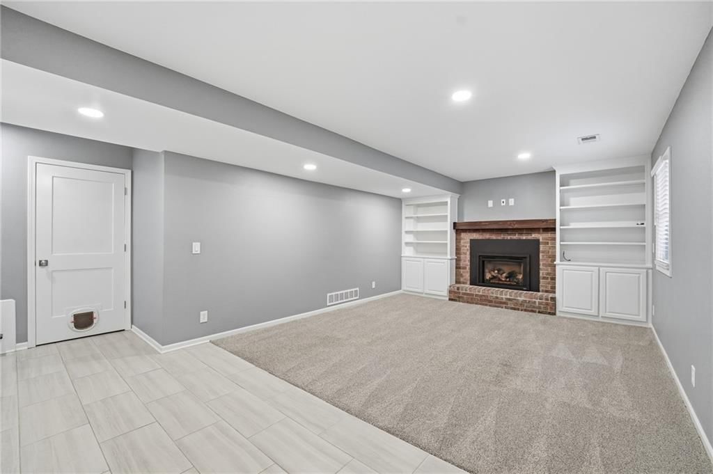 Photo 33 of 71 - 15762 Horton Street, Overland Park, KS 66223