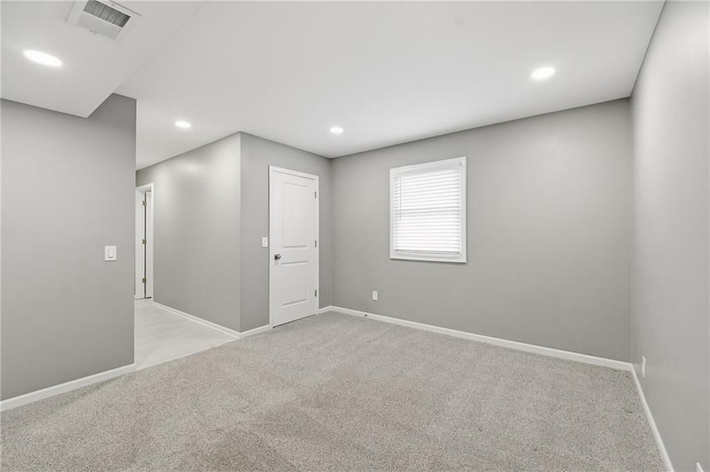 Photo 39 of 71 - 15762 Horton Street, Overland Park, KS 66223
