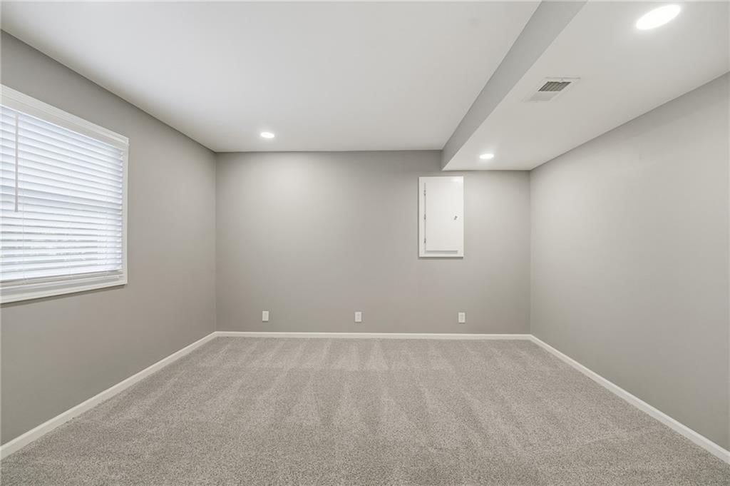 Photo 38 of 71 - 15762 Horton Street, Overland Park, KS 66223
