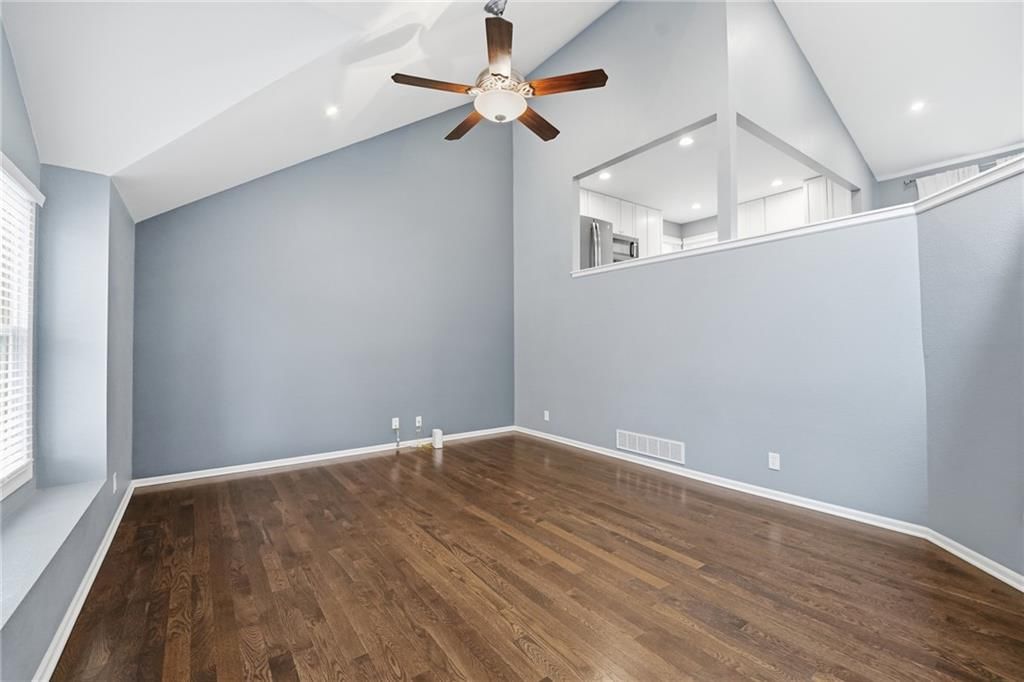 Tall ceilings at 15762 Horton Street, Overland Park, KS 66223
