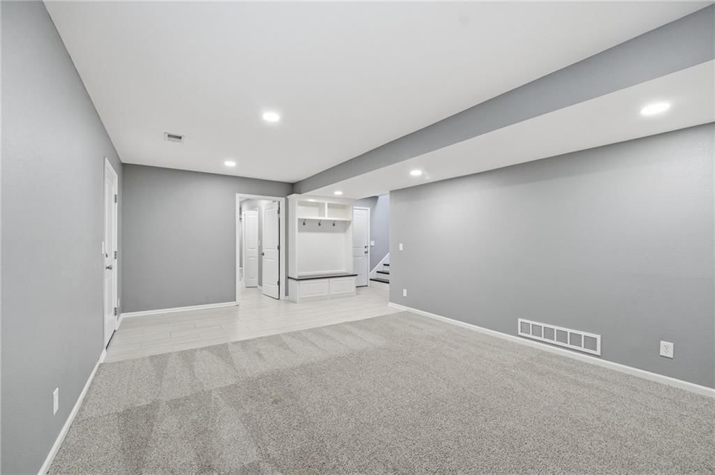 Photo 34 of 71 - 15762 Horton Street, Overland Park, KS 66223