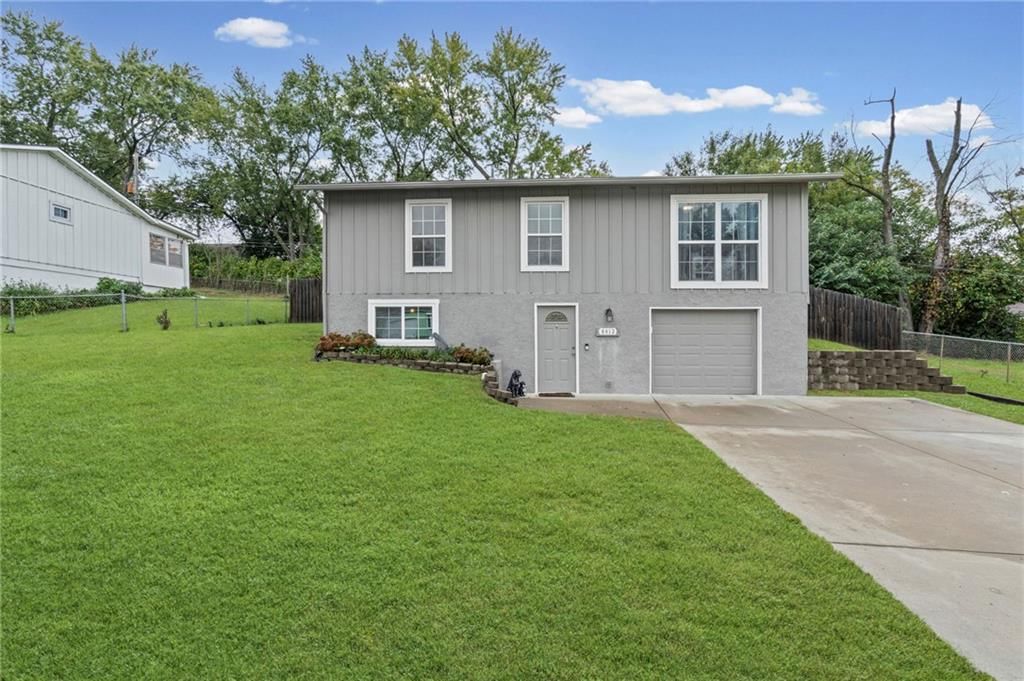 8412 Tauromee Avenue, Kansas City, KS: listing photo 2
