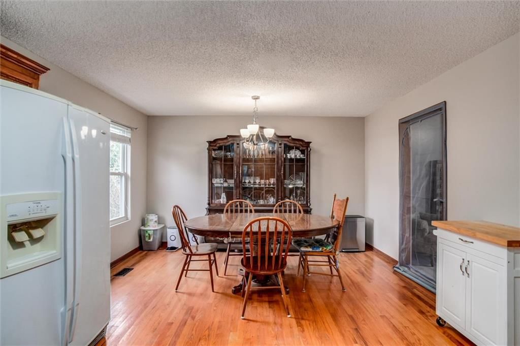 Photo 9 of 26 - 311 W Apple Valley Parkway, Belton, MO 64012