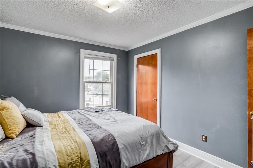 Photo 17 of 26 - 311 W Apple Valley Parkway, Belton, MO 64012