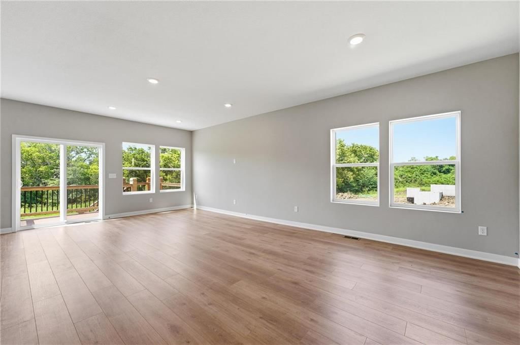Open floor plan at 1600 SW 10th Terrace, Oak Grove, MO 64075