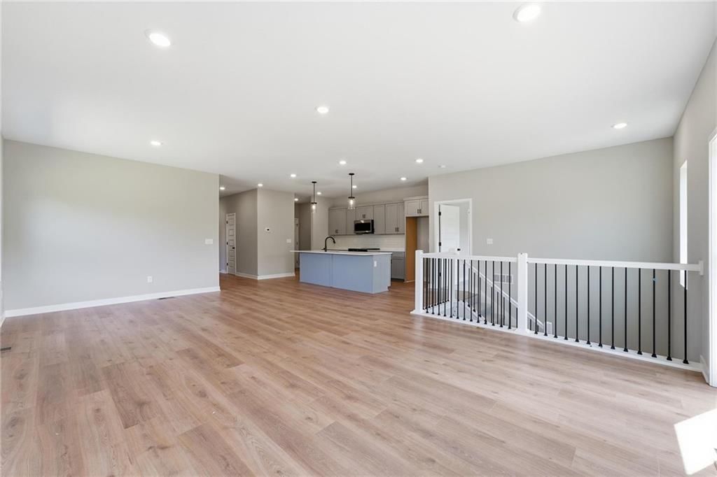 Photo 9 of 25 - 1600 SW 10th Terrace, Oak Grove, MO 64075