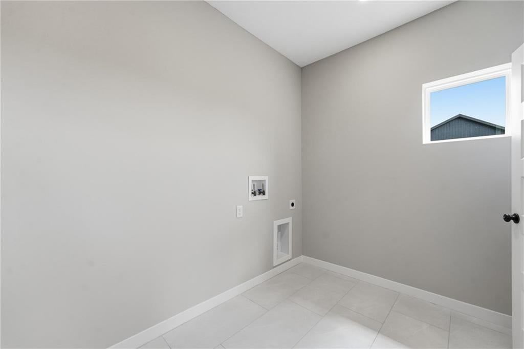 Photo 14 of 25 - 1600 SW 10th Terrace, Oak Grove, MO 64075