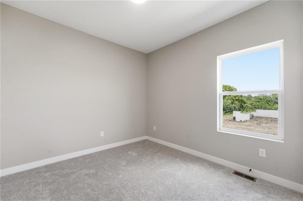 Photo 22 of 25 - 1600 SW 10th Terrace, Oak Grove, MO 64075