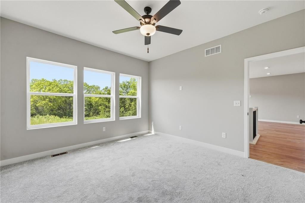 Photo 23 of 25 - 1600 SW 10th Terrace, Oak Grove, MO 64075