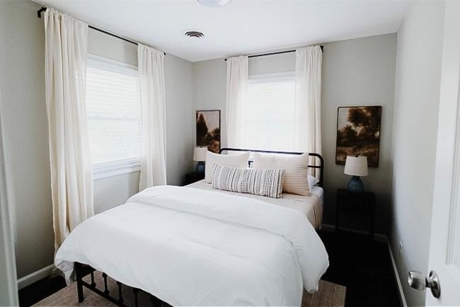 Photo 14 of 18 - 4916 N Manchester Avenue, Kansas City, MO 64119