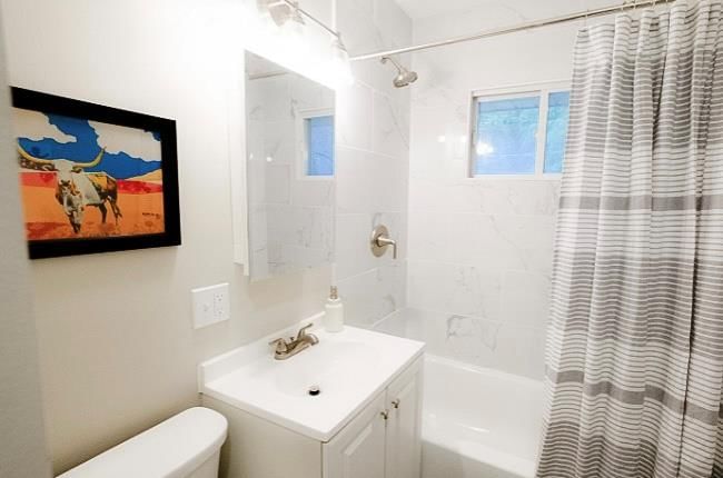 Photo 11 of 18 - 4916 N Manchester Avenue, Kansas City, MO 64119