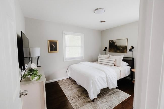 Photo 13 of 18 - 4916 N Manchester Avenue, Kansas City, MO 64119