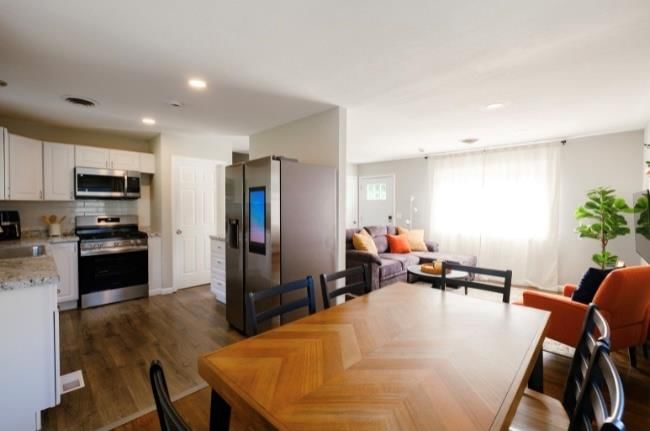 Photo 7 of 18 - 4916 N Manchester Avenue, Kansas City, MO 64119