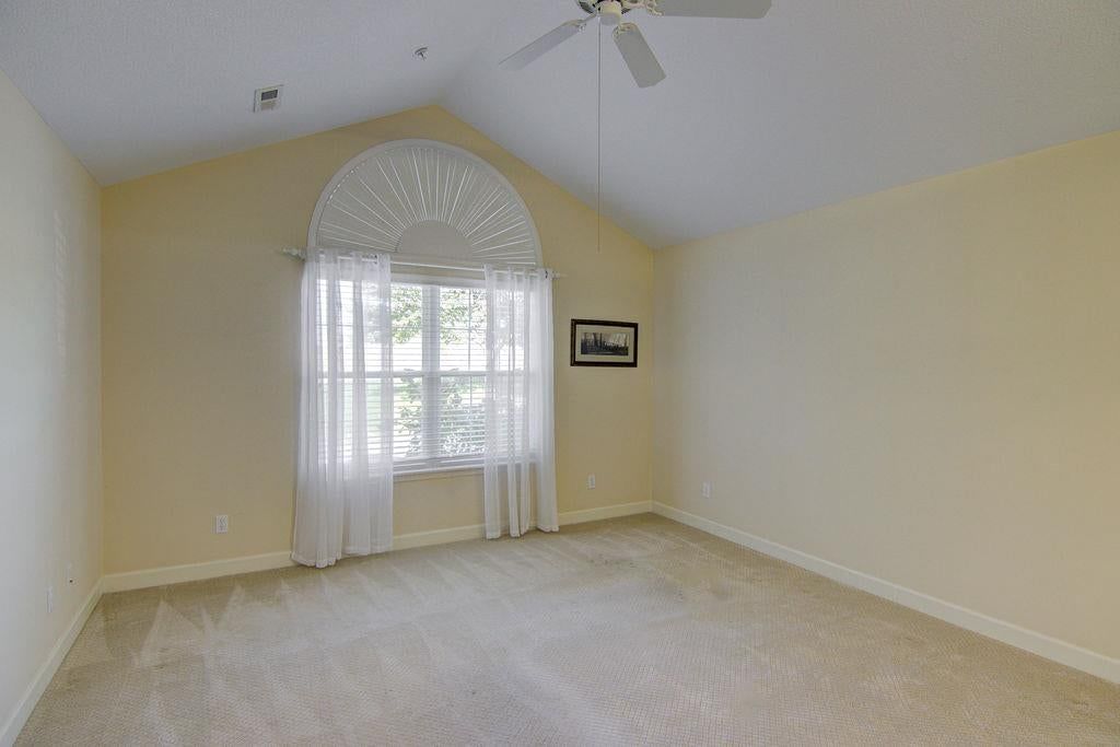 Photo 11 of 26 - 7101 Meadowsweet Lane, Shawnee, KS 66227