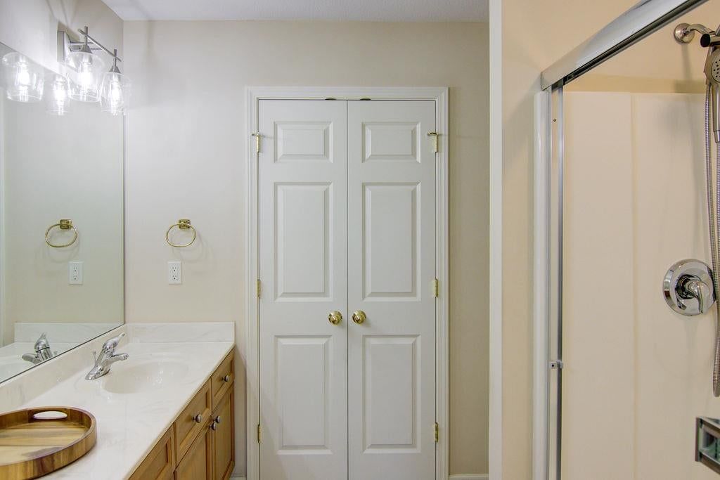 Photo 15 of 26 - 7101 Meadowsweet Lane, Shawnee, KS 66227
