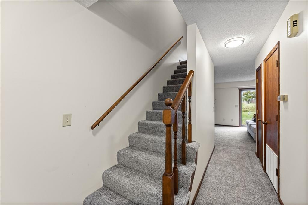 Photo 17 of 36 - 1104 Jeff Circle, Paola, KS 66071