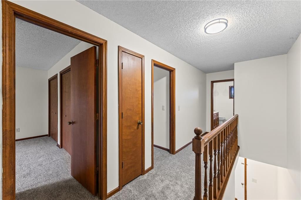 Photo 18 of 36 - 1104 Jeff Circle, Paola, KS 66071